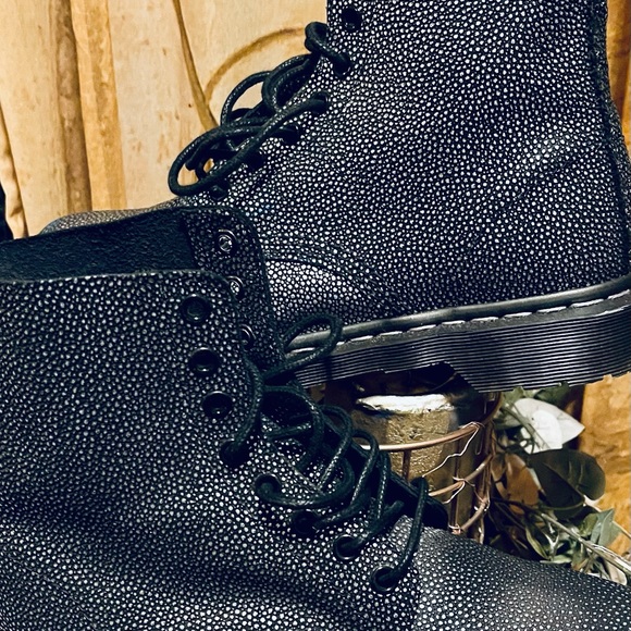 COPY - Dr Martens Pascal silver metallic spotted 1460 8 hole boots - Picture 3 of 10